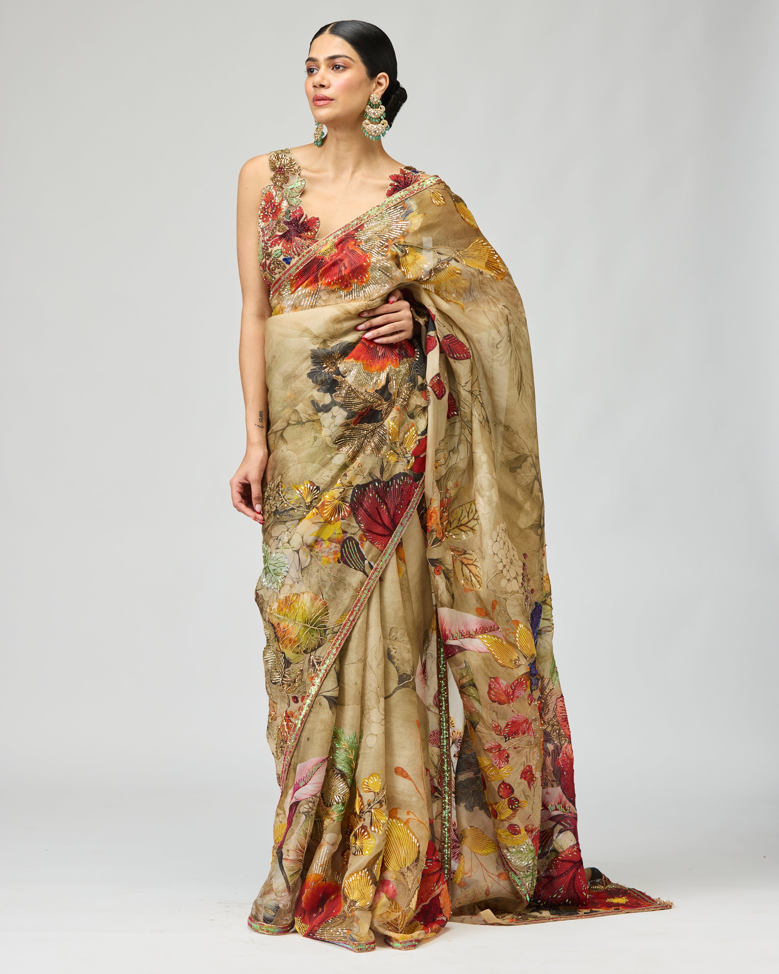 BEIGE FLOWER MOTIF SAREE SET