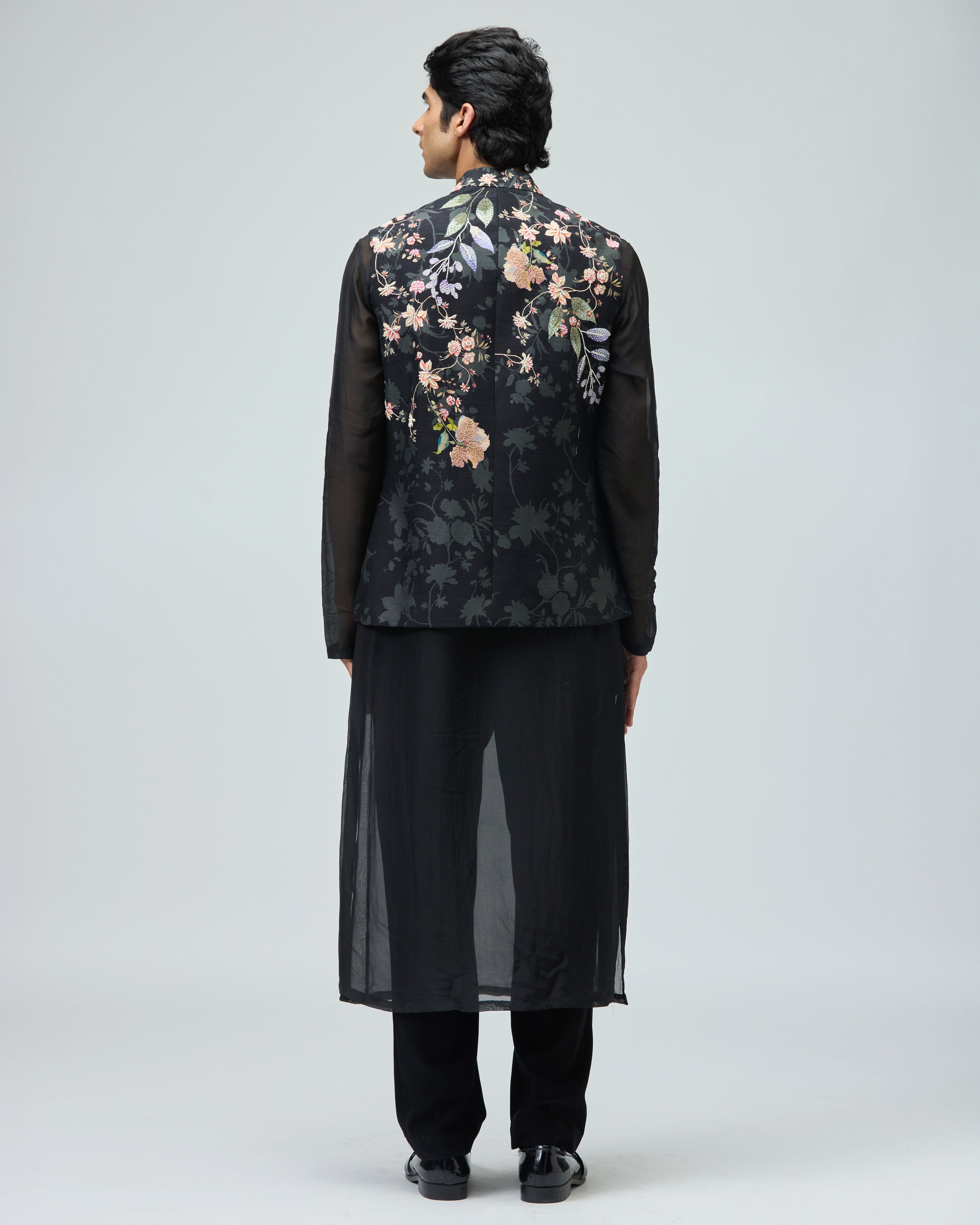 BLACK FLORAL BUNDI
