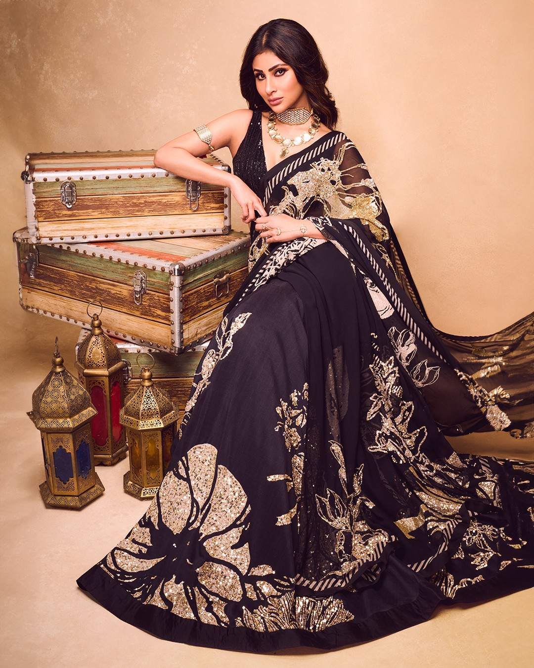 MOUNI ROY - Saree set