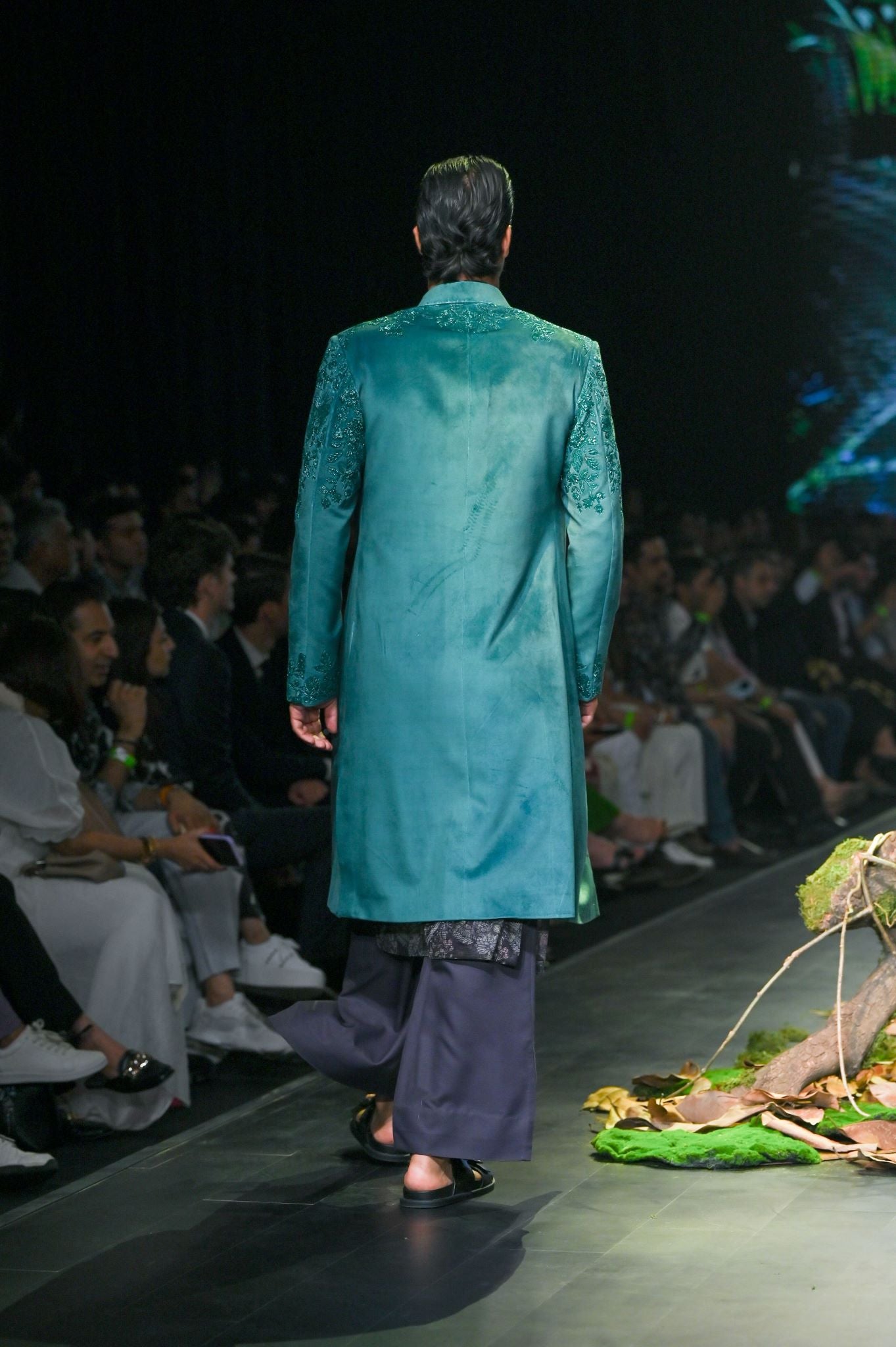 GREEN EMBROIDERED KURTA & JACKET SET