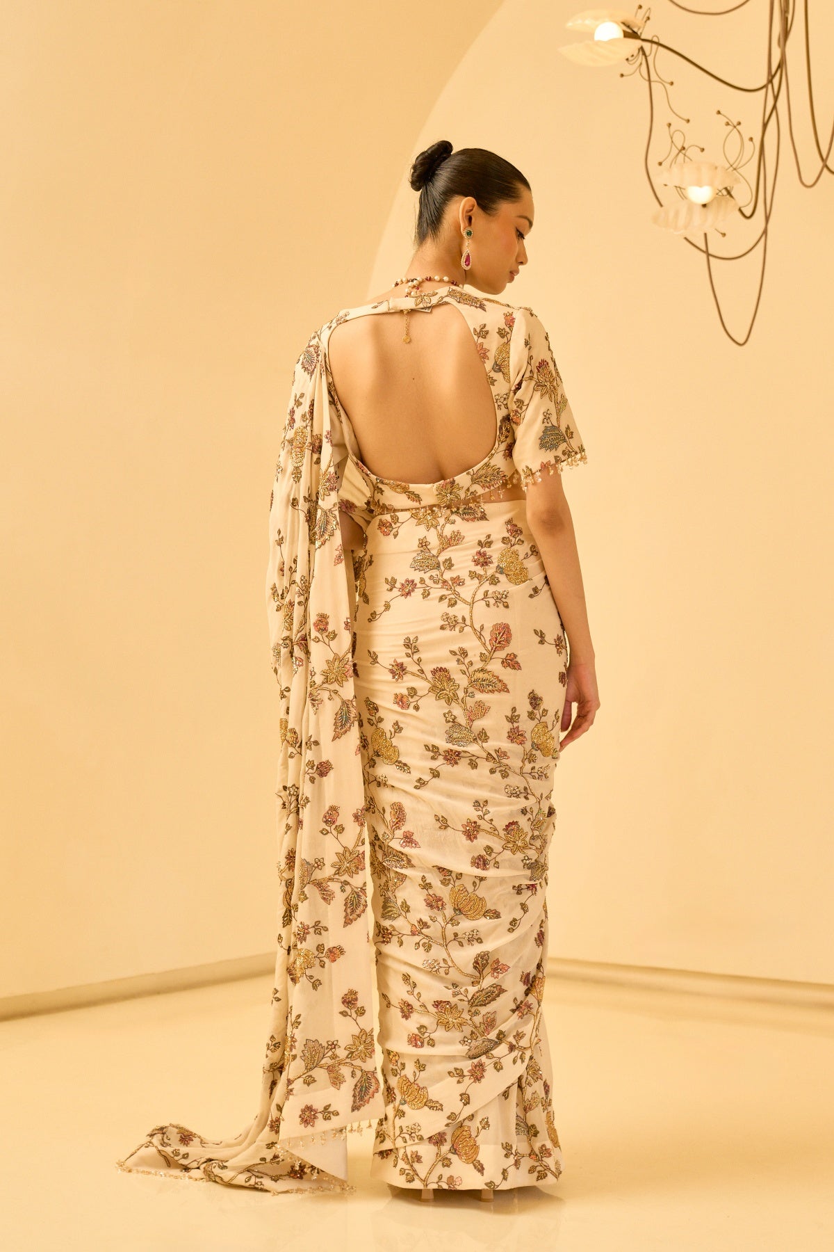 IVORY AZURE FLORAL SAREE SET