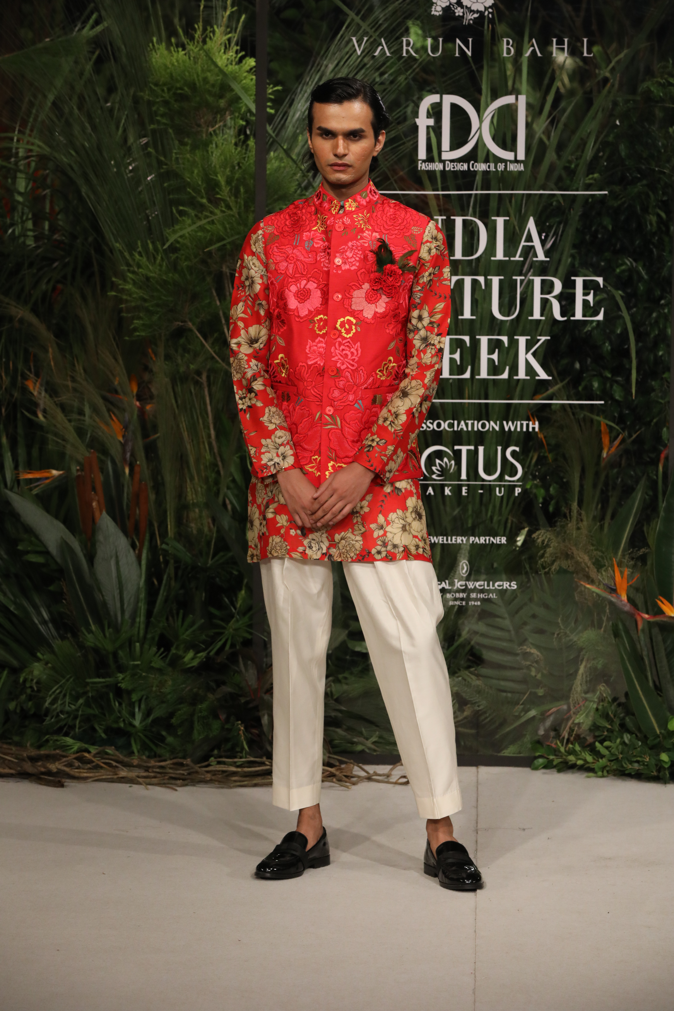 Red Printed & Embroidered Bundi Set