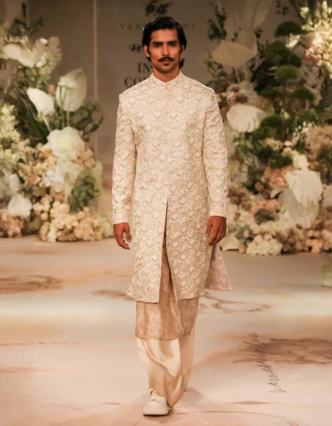 Varun Bahl: Rewrite the Reception Look with Royal Elegance