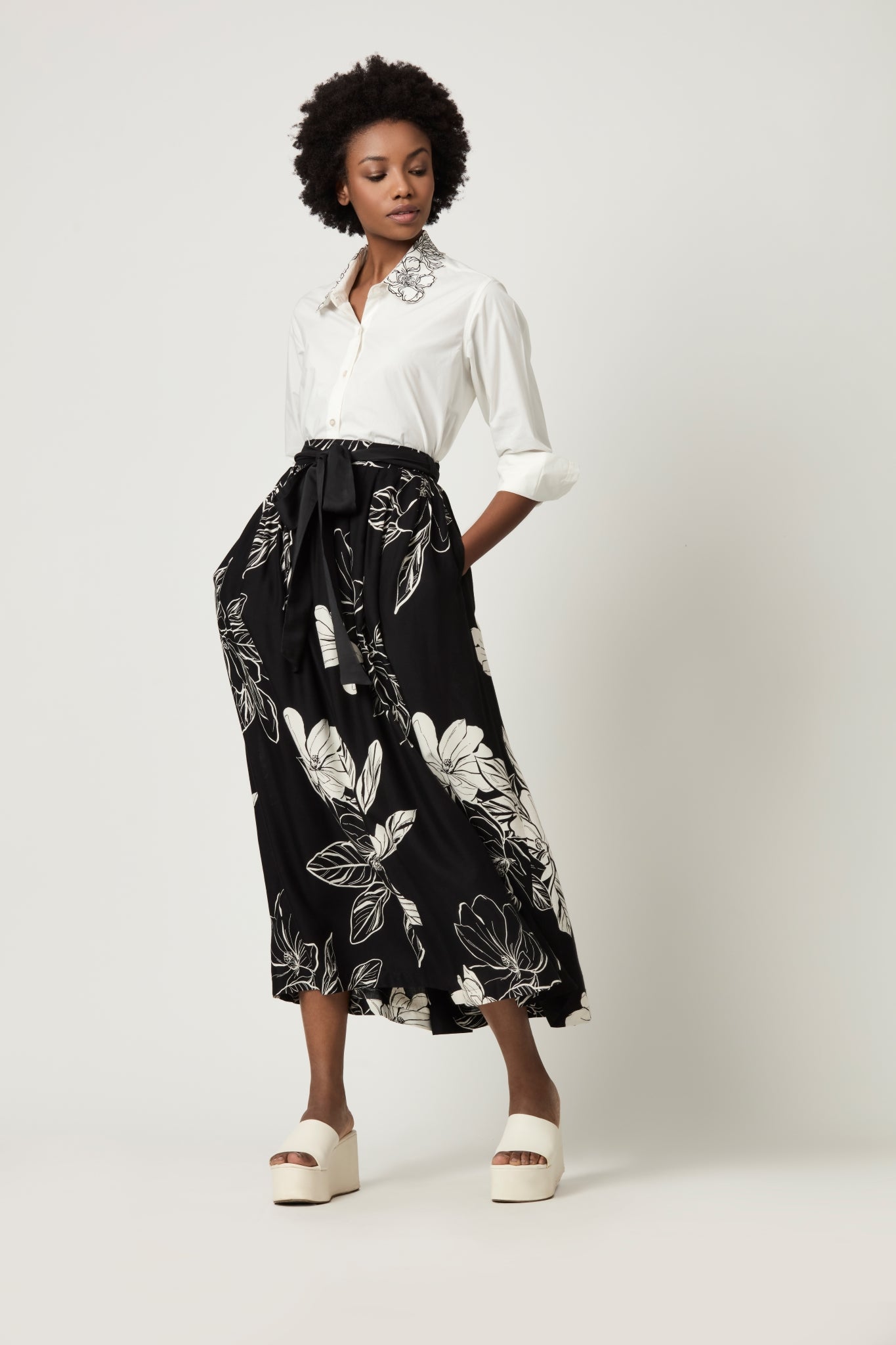 LUNA EMBROIDERED COLLAR SHIRT WITH BLACK ALL OVER PRINTED SKIRT