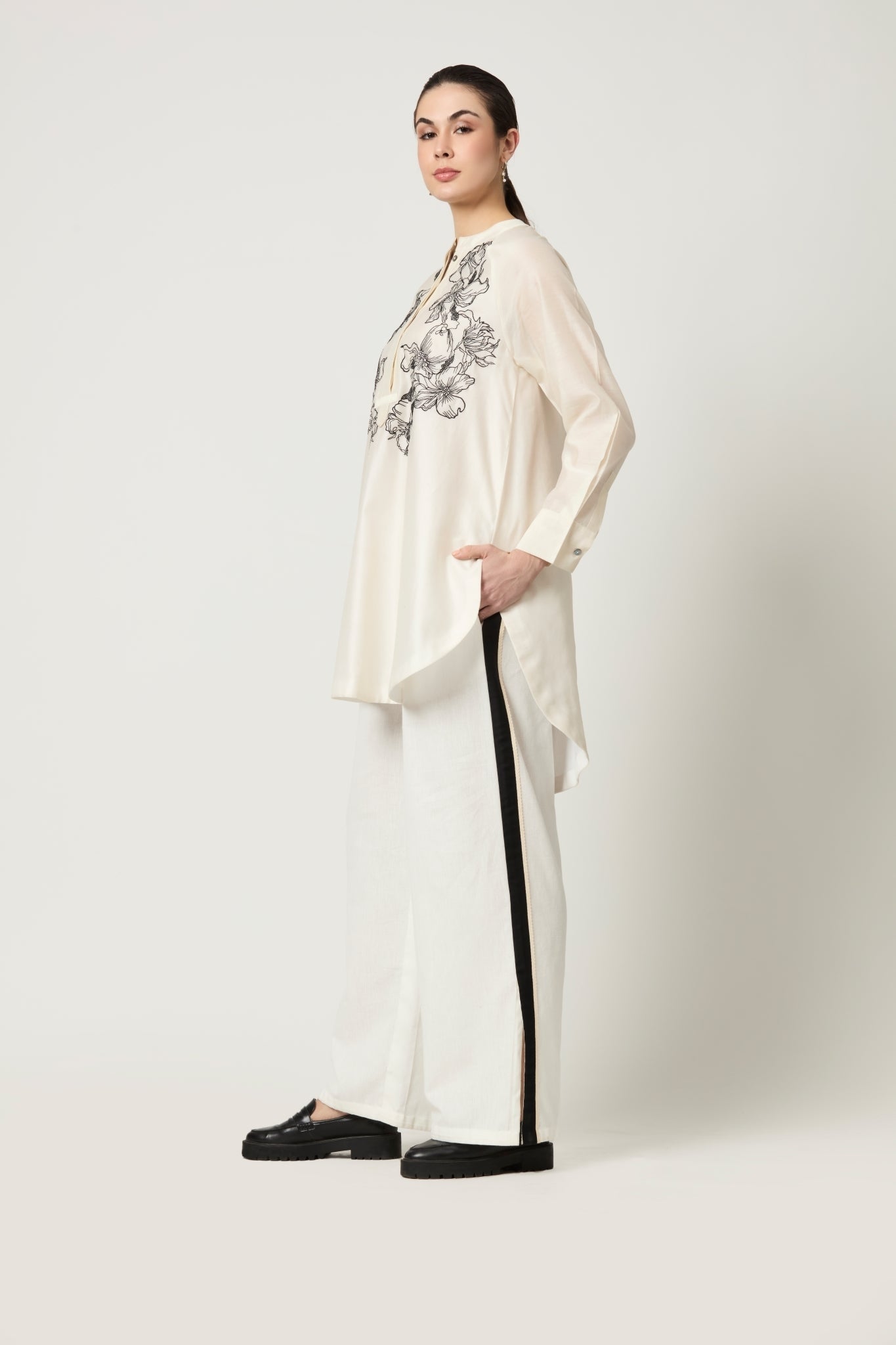 LUNA EMBROIDERED TUNIC WITH STRIPED SLIT TROUSERS