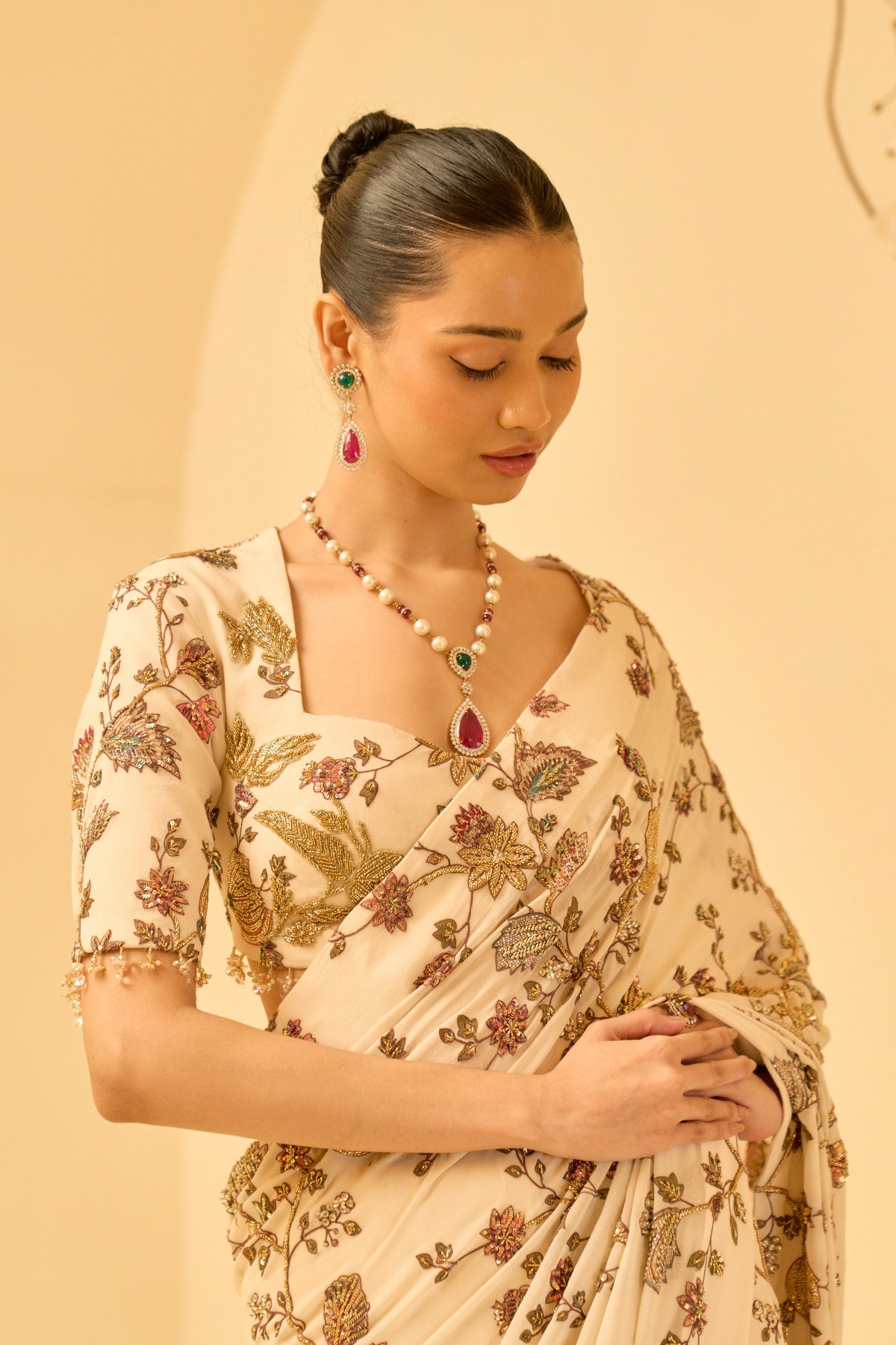 IVORY AZURE FLORAL SAREE SET